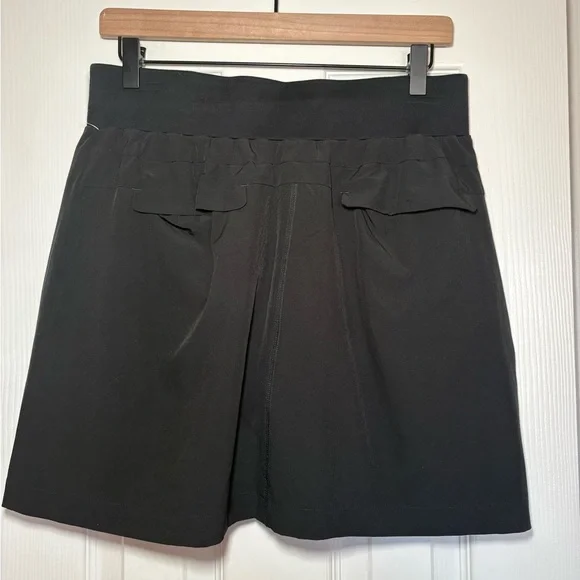 NWOT‎ Quince Performance Tech Skort Black Size Large Built-In Shorts Zip Pockets - Picture 4 of 9